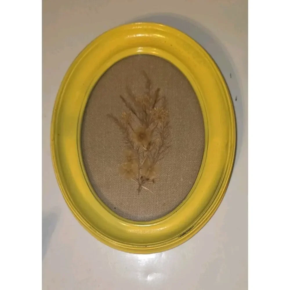 Vtg Yellow Oval Framed Dried Flowers Still Life Wall Décor Heritage Prairie Boho